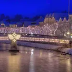 With Amazing Lake- And Mountain View