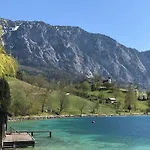 アパート With Amazing Lake- And Mountain View *