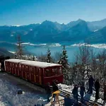 With Amazing Lake- And Mountain View アパート *