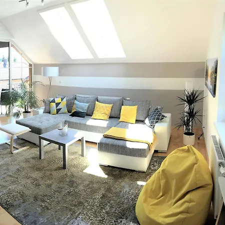 Daire With Amazing Lake- And Mountain View *