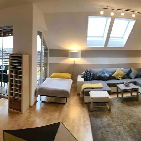 Apartamento With Amazing Lake- And Mountain View Ober Feuchten
