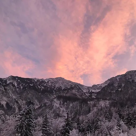 With Amazing Lake- And Mountain View Daire