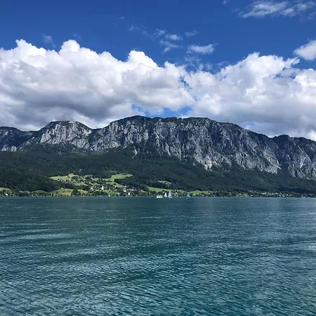 With Amazing Lake- And Mountain View Apartamento