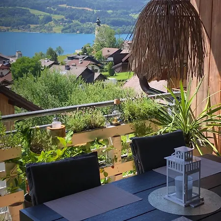 With Amazing Lake- And Mountain View Ober Feuchten